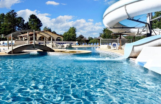 Homerez - Charming house in Salavas with a pool and garden