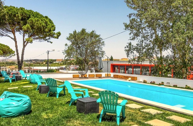 Homerez - Cozy House with Pool in Atalaia