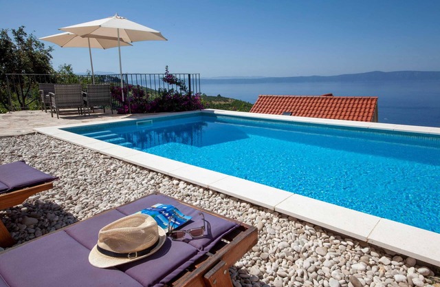 Homerez - Elegant villa in Podgora with private pool and sea view