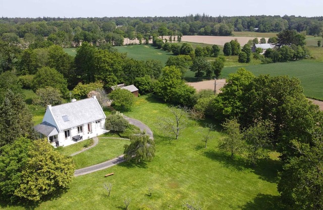 Homerez - Family home in Paimpont - Private garden