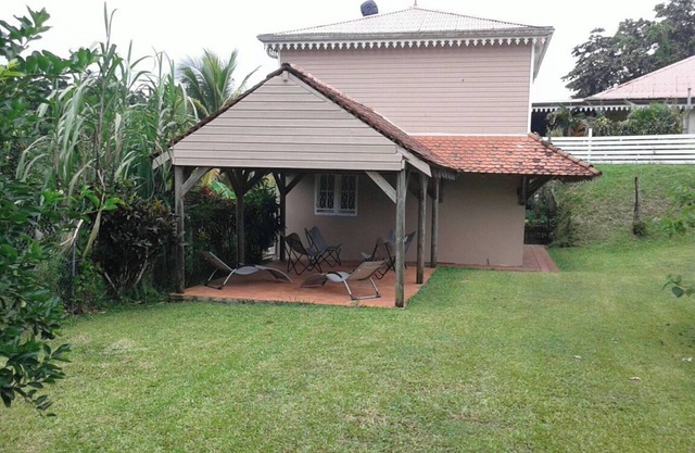Homerez - House with Garden in Gros-Morne