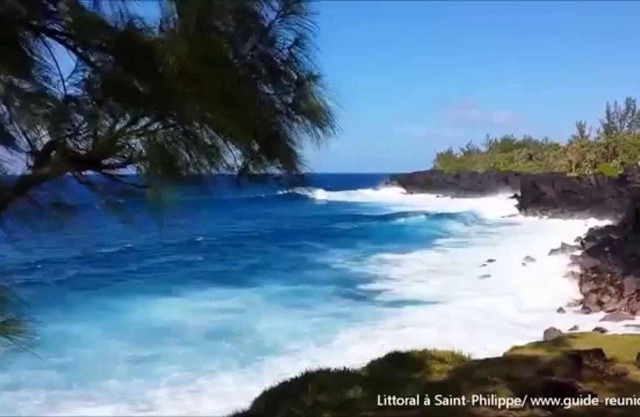 Homerez - Nice house for 5 ppl. with swimming-pool and garden at Saint Philippe