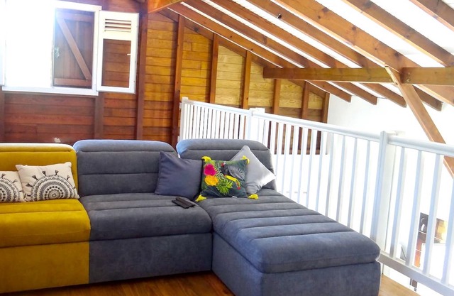 Homerez - Nice villa for 6 ppl. with swimming-pool and terrace at Le Lorrain