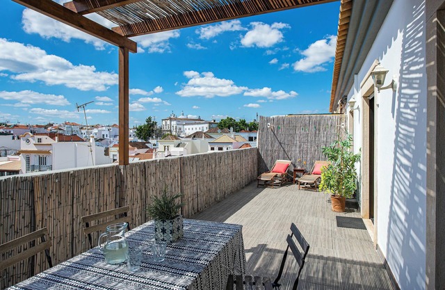 Homerez - Spacious apartment in Tavira with terrace