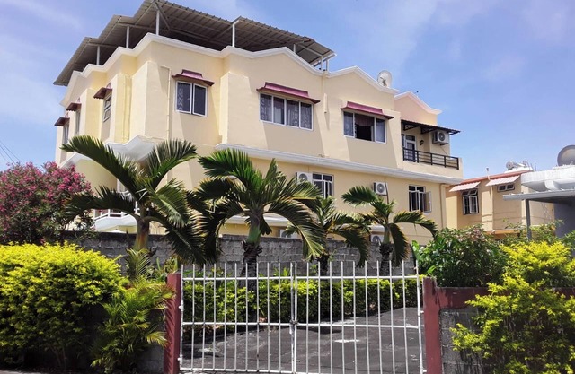 Homerez - Spacious Villa with Pool in Grand Baie