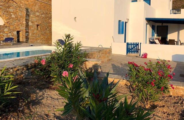 Homerez - Villa for 8 ppl. with swimming-pool, sea view and balcony at Trivlaka