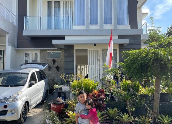 Homestay Amsterdam. Kolam renang pribadi, 2 lantai