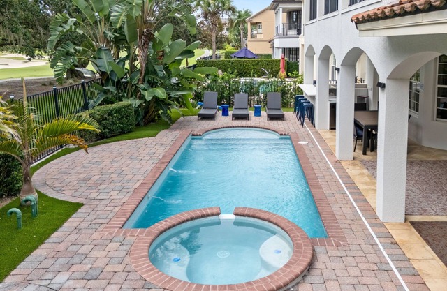 Homestead Luxe | 5 bed, 4.5 bath | Private Pool | Near Attractions