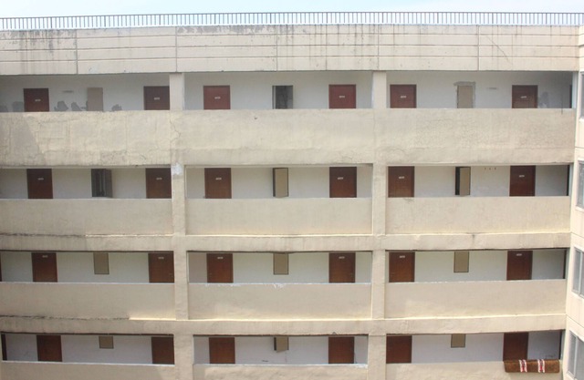 Homey And Best Deal Studio Apartment At Emerald Towers