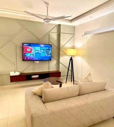 Homey Stays - Luxe Studio Apartment