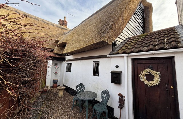 Honeyway Cottage Entire House.