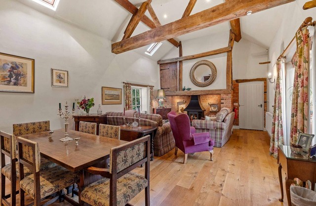 Horseshoe Cottage Farm with Hot Tub