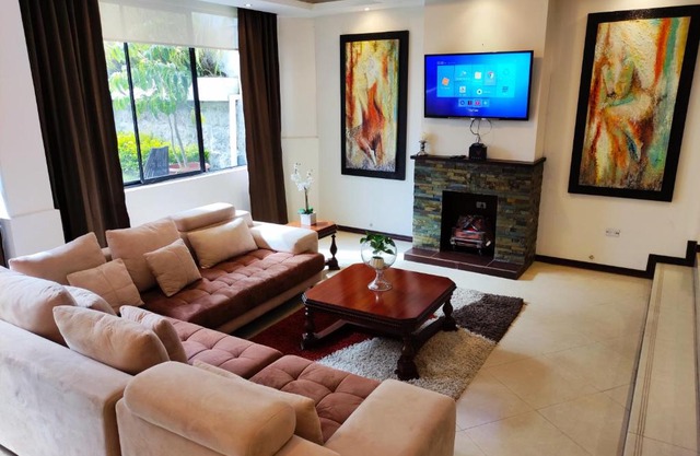 Hospedaje en Quito Norte, Apartamento & Suite independientes