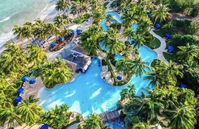 Hospitality Expert NSC: Beach front, Pool & Chef