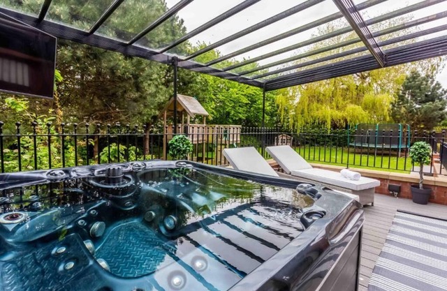 Host & Stay | The Grove