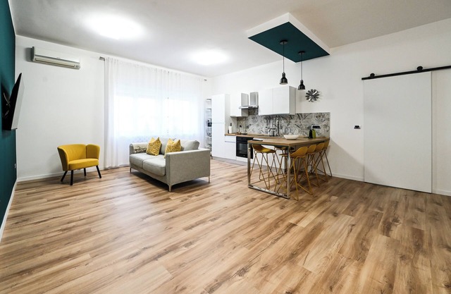 HOSTia big apartment