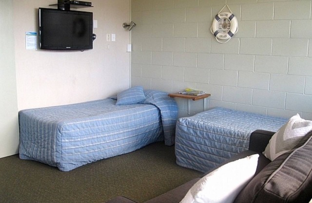Hosts on the Coast Flaxmill Bay Motel Unit 2