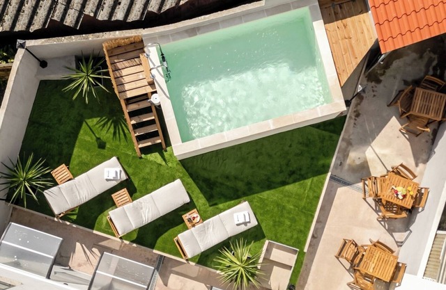 HostWise – Modern Flat with a Suite