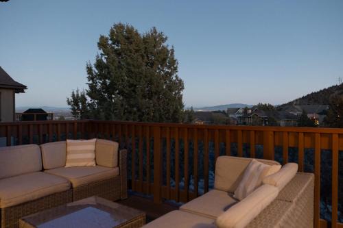 Hot-Tub - Modern 5BDR Family Retreat - Sleeps 11