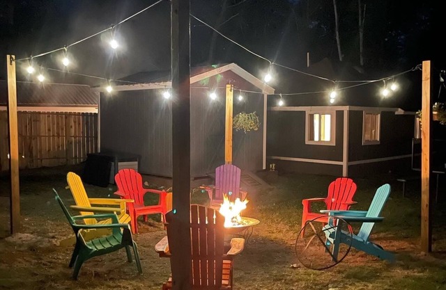 HOT TUB w/Fire Pit, Beach, TOTAL RELAXATION AWAITS!