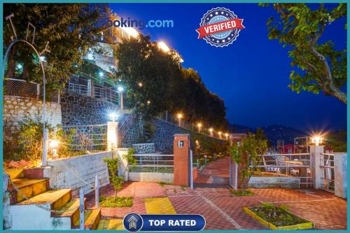 Hotel ! Ambience Peachwood ! Resort Nainital with -Restaurant -Parking -Mountain View -Hustlefree -noisefree -playingarea #wifi - Near Bohra kot Ram Garh Park- A Premium Hotel In Nainital