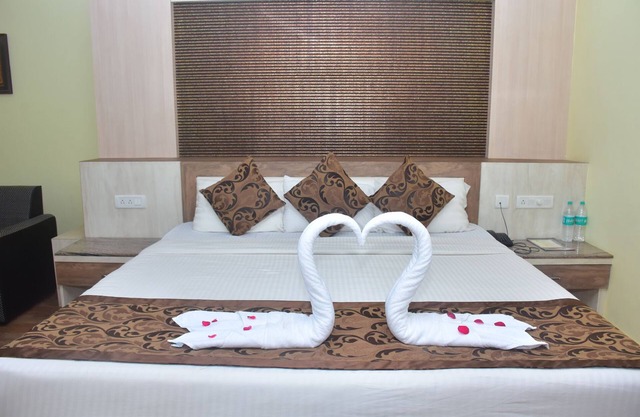 Hotel Arya Palace