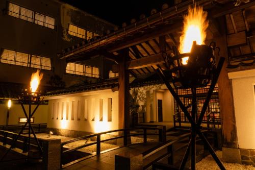 Hotel Hoho "A hotel overlooking the Echigo Plain and the Yahiko mountain range" formerly Hotel Oohashi Yakata-no-Yu