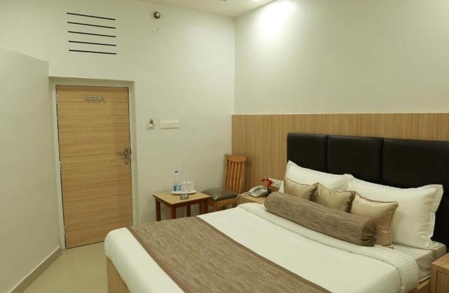 Hotel Lotus Near New Delhi International Airport