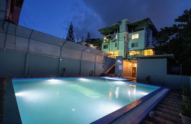 Hotel Mainak & Health Club