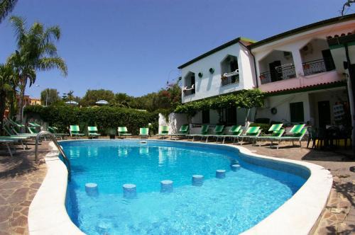 Hotel MARINELLA - Private Free Parking - Grotticelle Beach 200 m