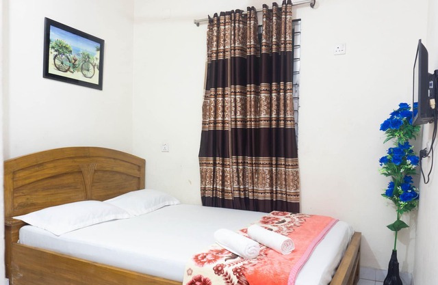 Hotel Muna International Residential Couple Room - Non AC