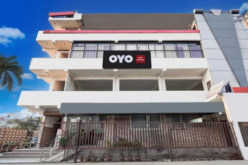 Hotel O AB Rooms