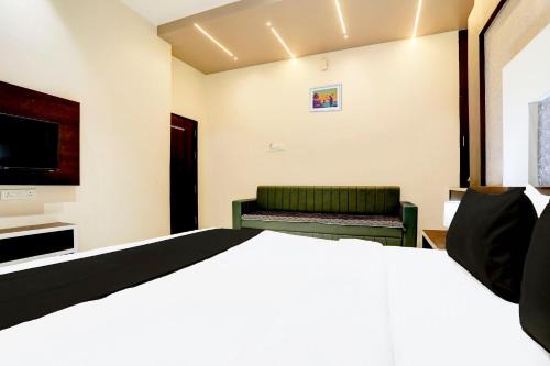 Hotel O Yuvraj Dhage Plot Shivshakti Maidan