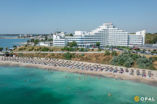 Hotel Opal