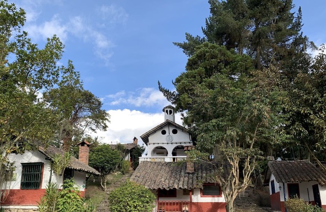 Hotel pueblito de yerbabuena paraiso.