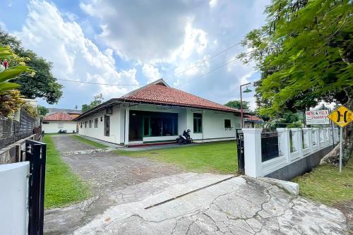 Hotel Shanty Mitra RedDoorz