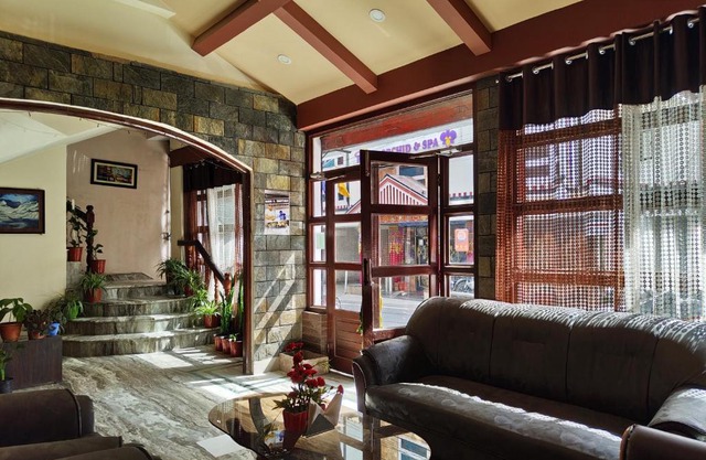 Hotel The Narayani Continental
