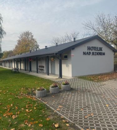 Hotelik nad jeziorem w Łasinie