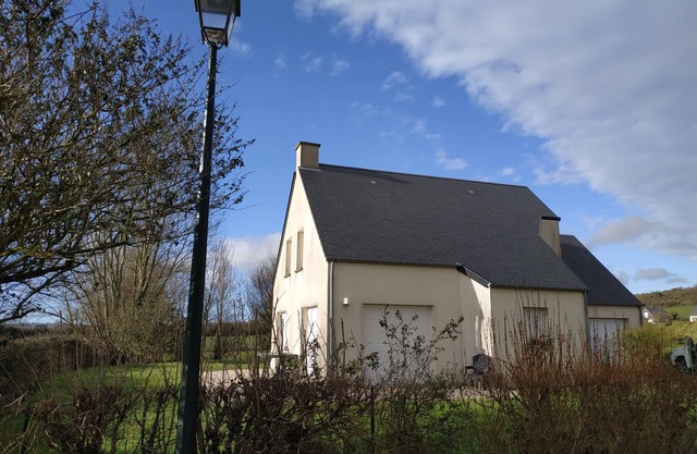 House with south terrace 2 km from the sea - St Georges-de-la-Rivière beach.