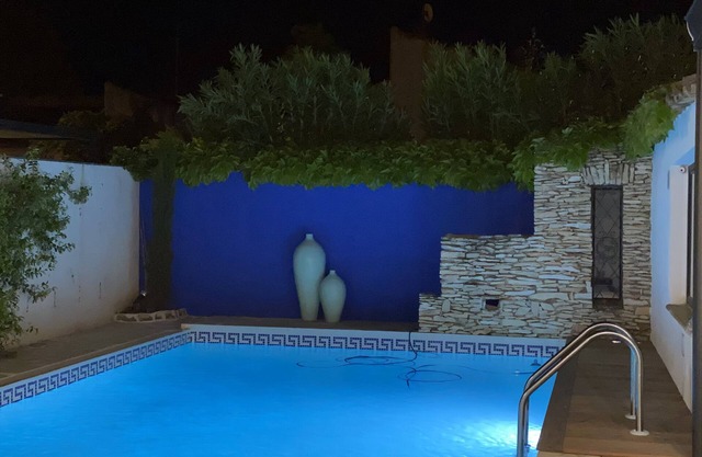 House 200 M2 air-conditioned 5 bedrooms 4 bathrooms 4 toilets ' la treille muscate '.