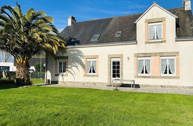 House 8 people located in longère near the village of Guidel