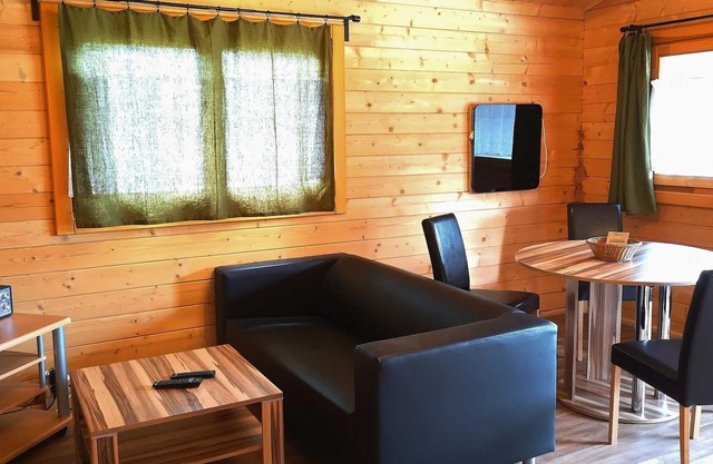 House 8 - Sveda yard