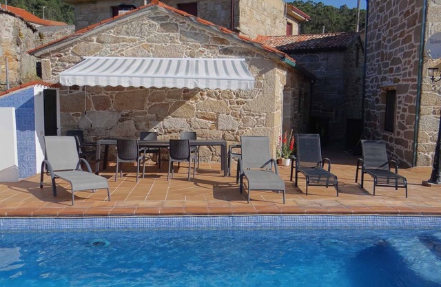 House As Xardeiras. House with swimming pool and t