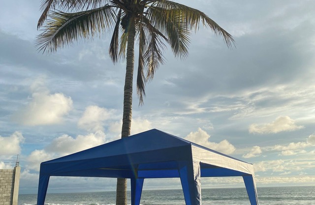 House by the sea, with large gardens, private, comfortable, for 11 people.