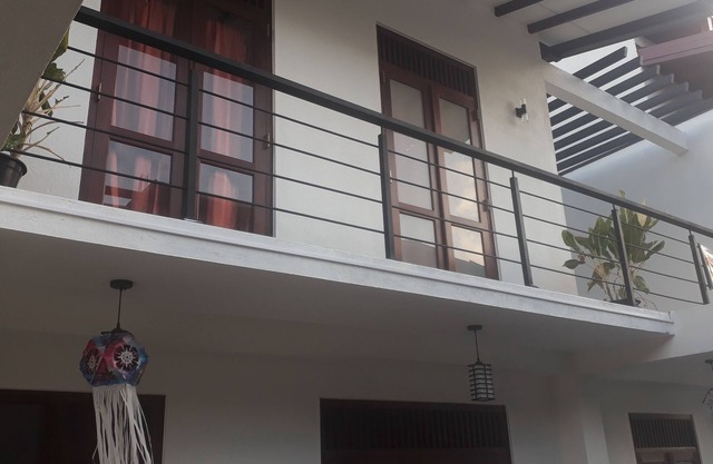 house,city house,town house,small hose.