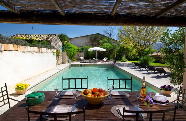 HOUSE WITH BREATHTAKING VIEWS OF THE LUBERON