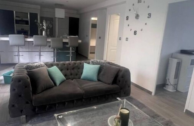 house/garden/pool/20 min from Paris