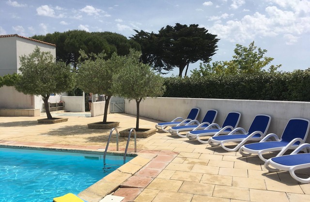 House in residence with pool Ile de Ré