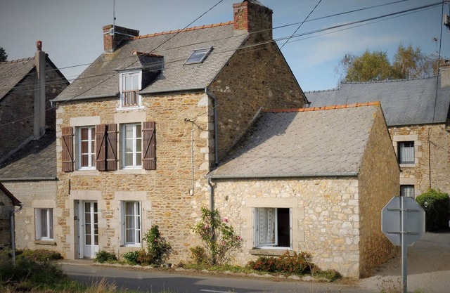 House in small village located between Dinard, St Malo and Dinan medieval town