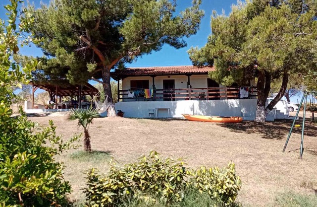 House lagonisi, Sithonia